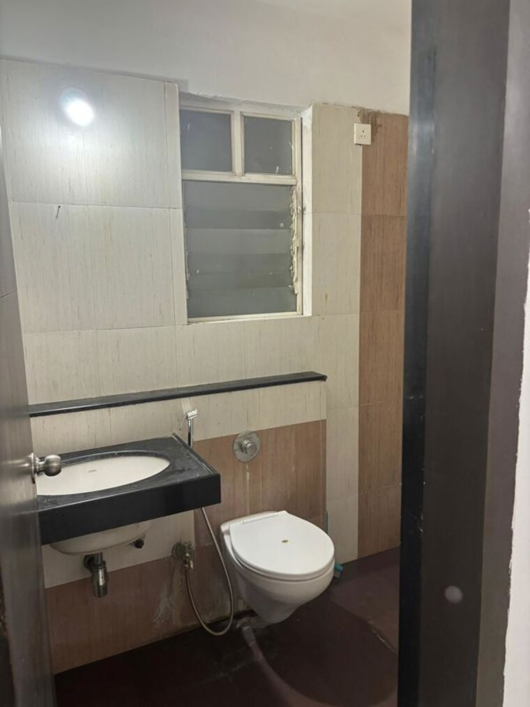 Bathroom, blue-skky-olive 2 Bedroom 905 Sq.Ft. Apartment In Wagholi Pune 10229075