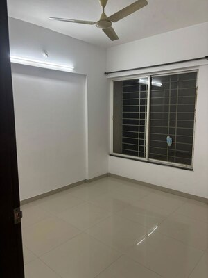 Room in 2 BHK Apartment at Blue Skky Olive, Wagholi – for Rent