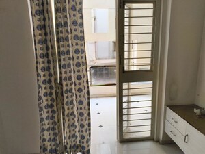 Room in 2.5 BHK Apartment at Pimple Saudagar – for Rent