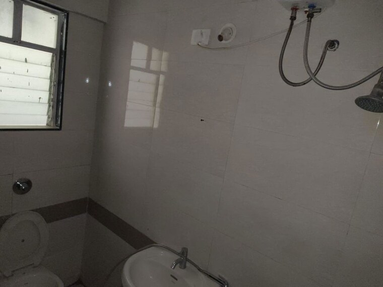Bathroom, pimple saudagar 2.5 Bedroom 1034 Sq.Ft. Apartment In Pimple Saudagar Pune 10229058
