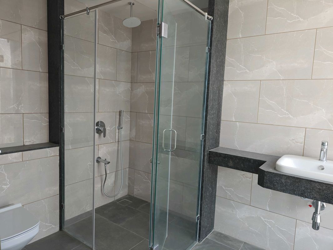Bathroom, rustomjee-crown 4 Bedroom 2100 Sq.Ft. Apartment In Prabhadevi Mumbai 10229079