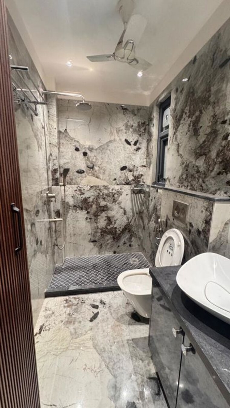 Bathroom, anant-raj-ashok-estate 3 Bedroom 2400 Sq.Ft. Apartment In Sector 63a Gurgaon 10229143