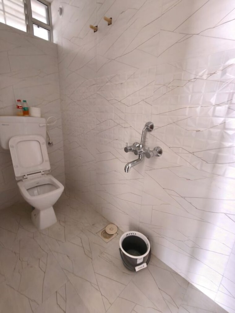 Bathroom, swamiraj-swami-kalash 3 Bedroom 1400 Sq.Ft. Apartment In Undri Pune 10206034