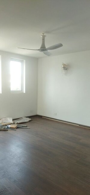 Room in 5 BHK Villa at Emaar Marbella, Sector 66 – for Sale