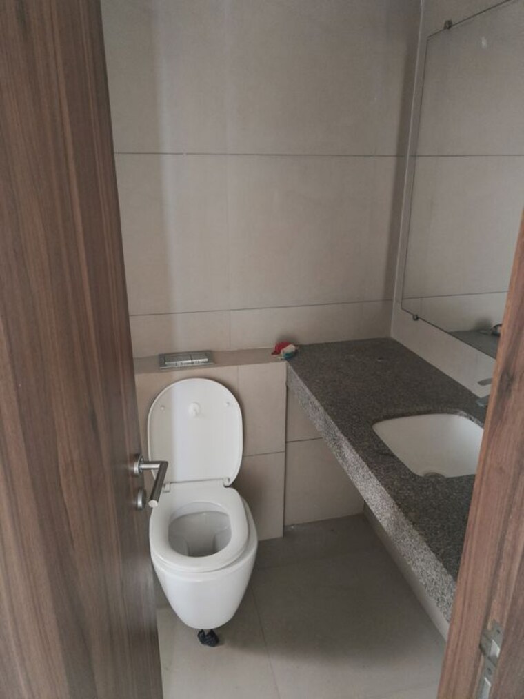 Bathroom, runwal-eirene 2 Bedroom 568 Sq.Ft. Apartment In Balkum Pada Thane 10229163
