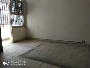 Room in 2 BHK Builder Floor at SS Southend Floors, South City 2 – for Sale