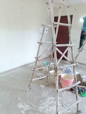 Staircase in 3 BHK Builder Floor at Unitech Woodstock Floors, Sector 50 – for Rent