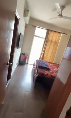 2 BHK Apartment For Rent in Mahagun Mywoods