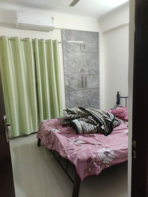 2 BHK Apartment For Rent in Amrapali Centurian Park