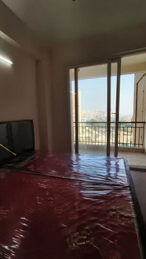 Room in 3 BHK Apartment at Piyush Heights, Sector 89 – for Rent