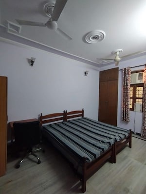 Bedroom in 3 BHK Builder Floor at Sector 23 – for Rent