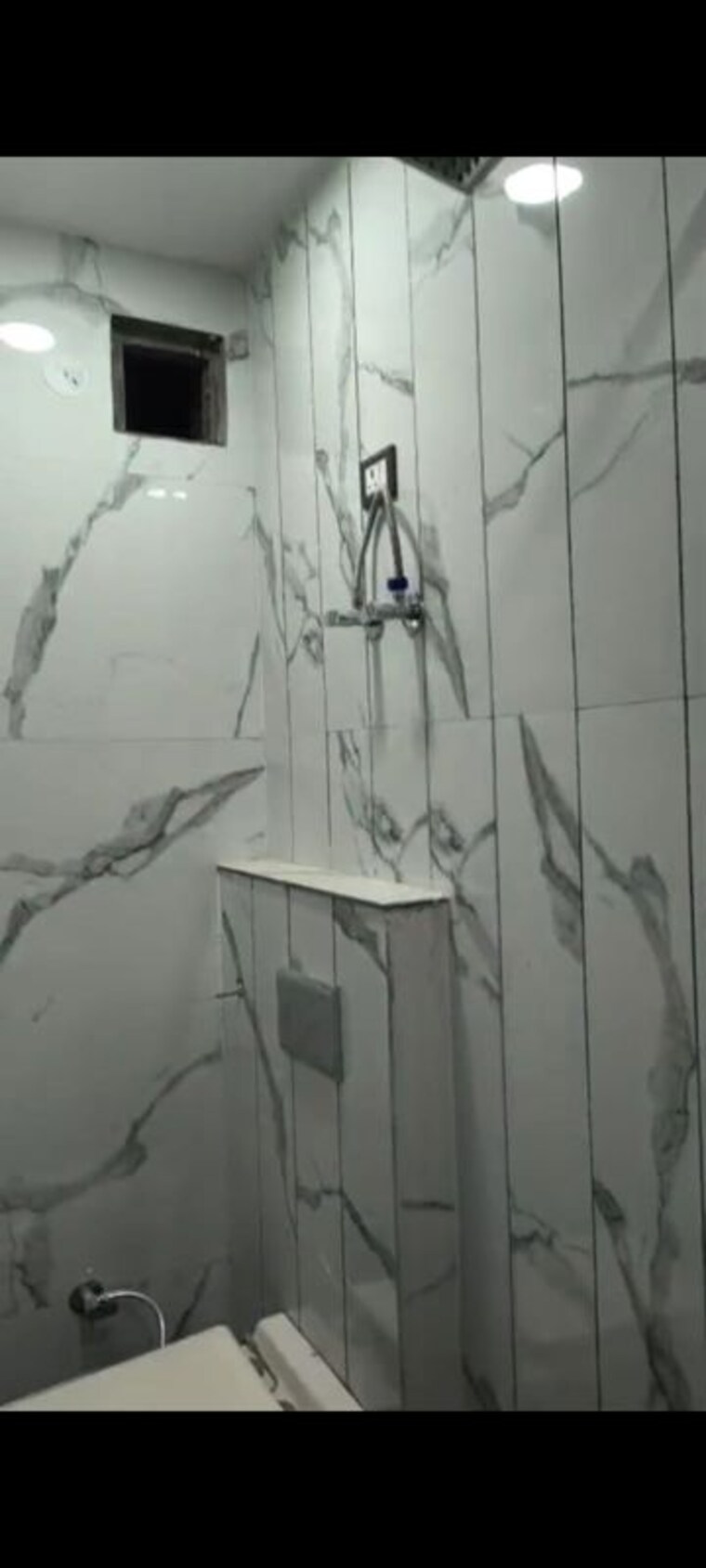 Bathroom, rohini sector 23 1.5 Bedroom 32 Sq.Mt. Apartment In Rohini Sector 23 Delhi 10226403