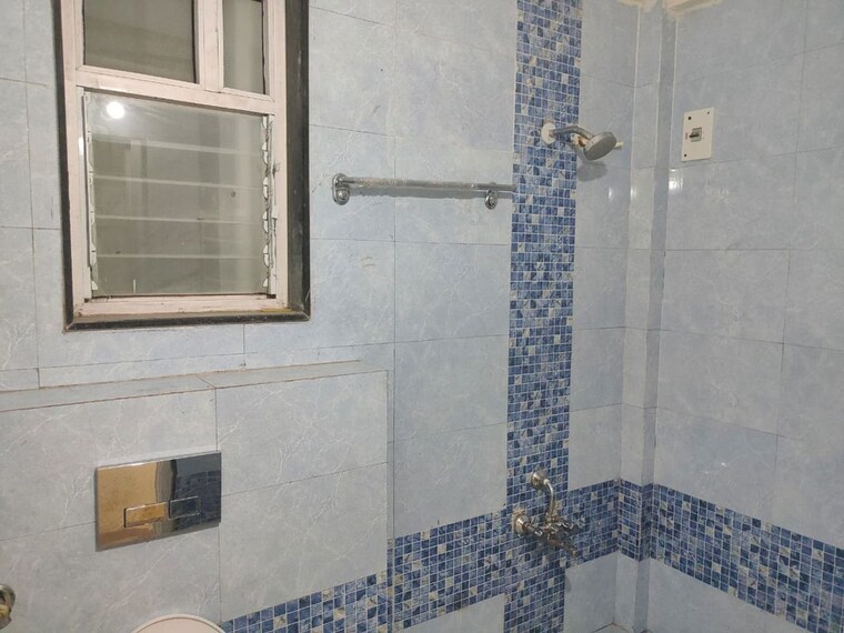 Bathroom, sector 14 dwarka 2 Bedroom 1200 Sq.Ft. Apartment In Sector 14 Dwarka Delhi 10229670