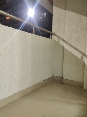 Furnished Amenities in 2 BHK Apartment at Sector 14 Dwarka – for Rent