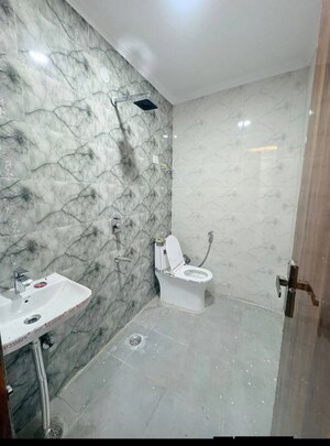 Bathroom in 1 BHK Builder Floor at Saket – for Rent