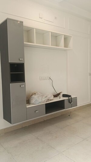 Room in 3 BHK Apartment at Civitech Stadia, Sector 79 – for Rent