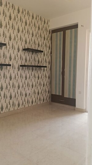 Room in 3 BHK Apartment at Civitech Stadia, Sector 79 – for Rent