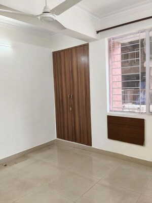 Room in 2 BHK Apartment at Vasant Kunj – for Rent
