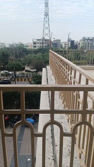 Balcony in 2.5 BHK Apartment at Mahagun Mirabella, Sector 79 – for Rent