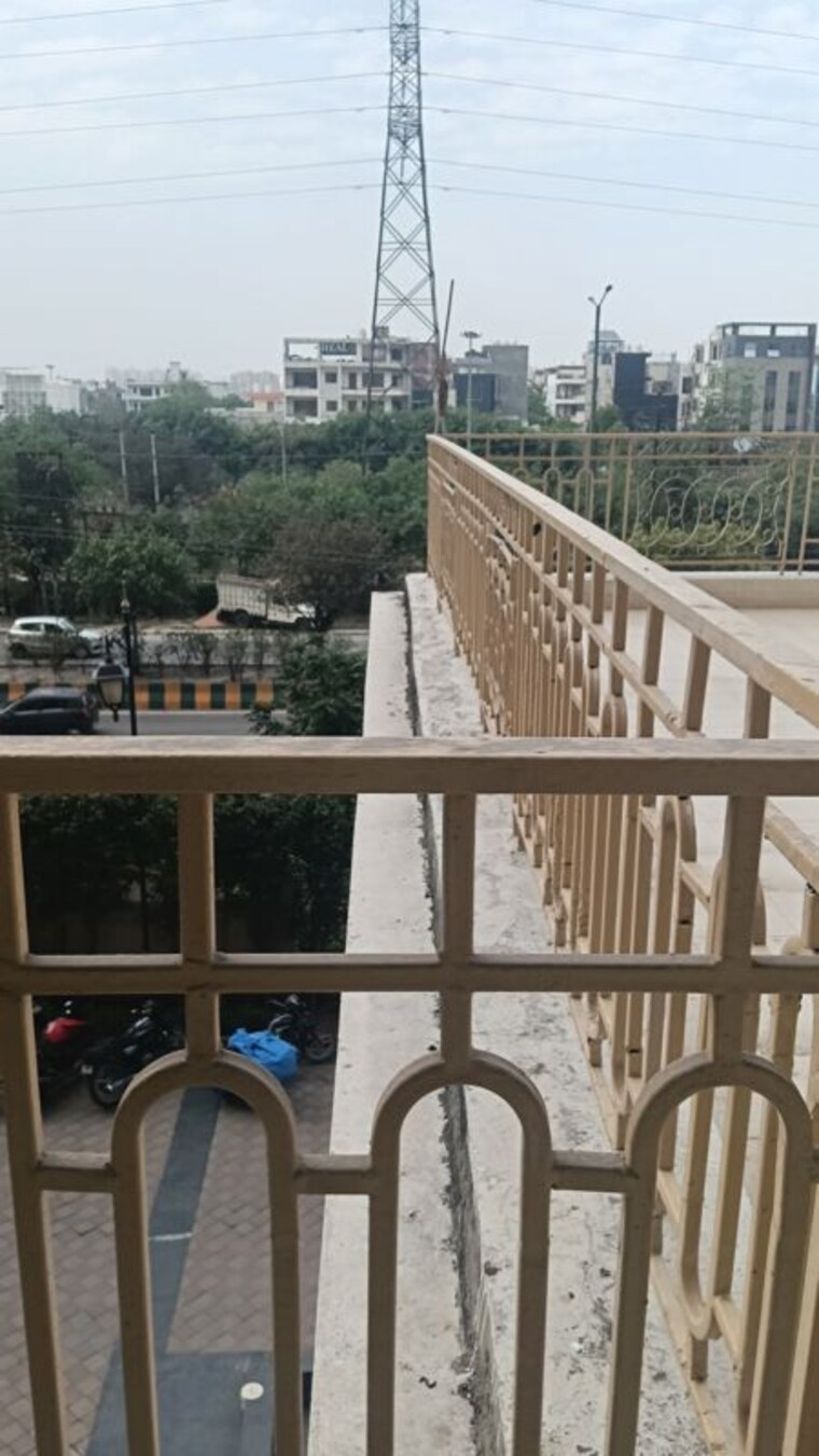 Balcony, mahagun-mirabella 2.5 Bedroom 847 Sq.Ft. Apartment In Sector 79 Noida 10230045