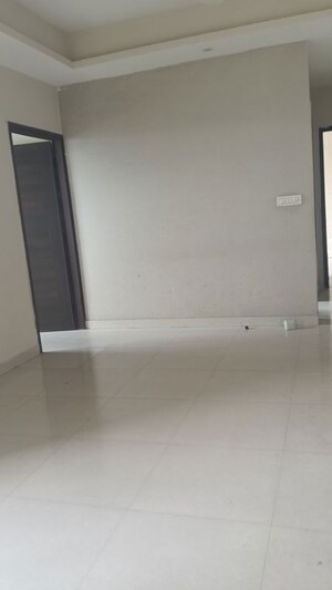 Room in 2.5 BHK Apartment at Mahagun Mirabella, Sector 79 – for Rent