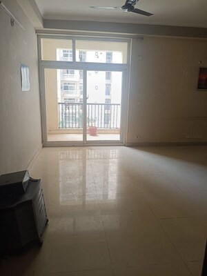 Room in 3 BHK Apartment at Amrapali Silicon City, Sector 76 – for Sale