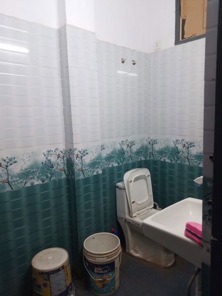 Bathroom, avj-heightss 1 Bedroom 600 Sq.Ft. Apartment In Zeta I Greater Noida Greater Noida 10230126