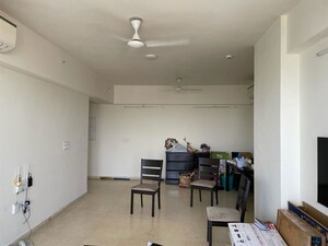 Team Area in 3 BHK Apartment at DLF The Skycourt, Sector 86 – for Sale