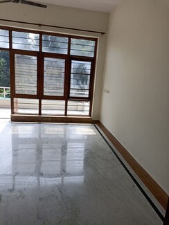 3 BHK Independent House For Rent in RWA Apartments Sector 51