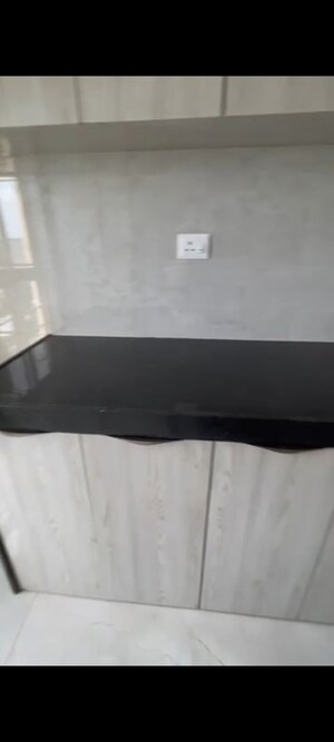 Furnished Amenities in 2 BHK Apartment at Sheth Vasant Oasis, Andheri East – for Rent