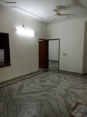 Room in 3 BHK Independent House at RWA Apartments Sector 41, Sector 41 – for Rent