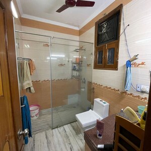 Team Area in 3 BHK Apartment at Sector 15 – for Rent