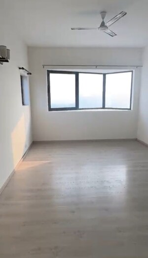 Room in 2 BHK Apartment at Ireo Skyon, Sector 60 – for Rent