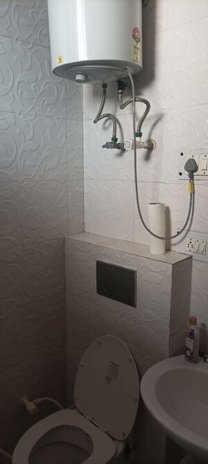  3 BHK Independent House at RWA Apartments, Sector 31 – for Rent