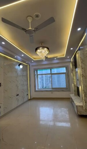 Room in 3 BHK Apartment at Sector 102a – for Rent