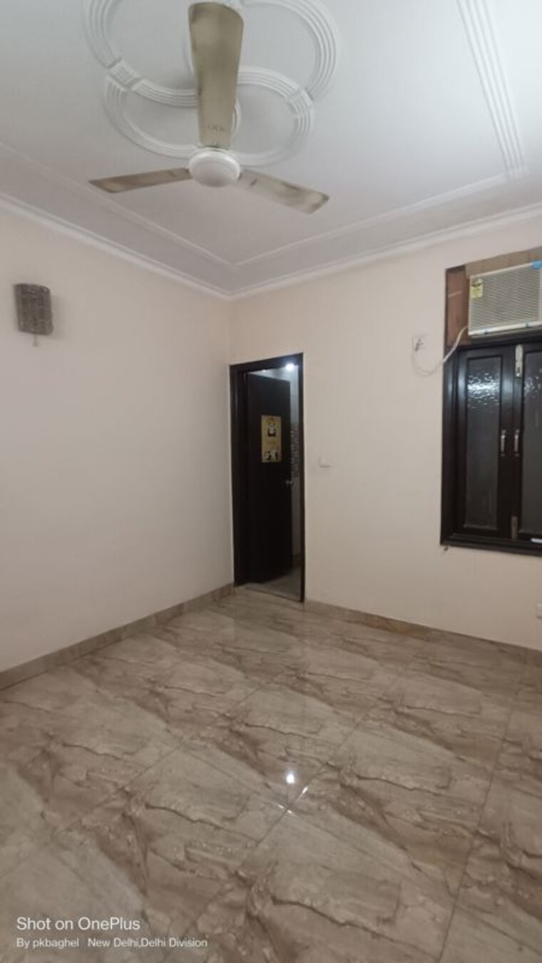 Room, govindpuri 2.5 Bedroom 850 Sq.Ft. Builder Floor In Govindpuri Delhi 10230384