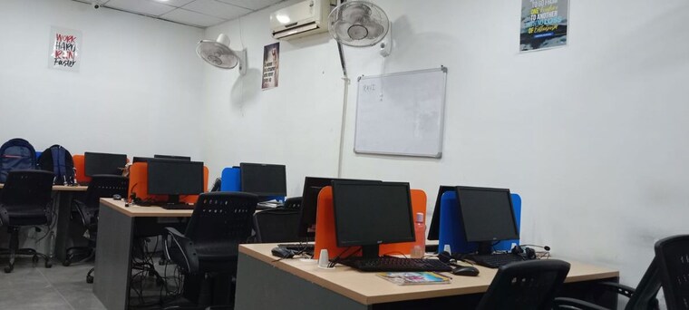Team Area, sector 3 Commercial Office Space 850 Sq.Ft. In Sector 3 Noida 10230541