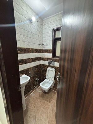 Attached Bathroom in 2 BHK Builder Floor at Dwarka Mor – for Rent
