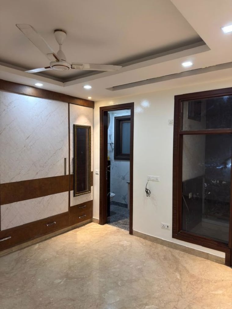 Room, malviya nagar 3 Bedroom 150 Sq.Yd. Apartment In Malviya Nagar Delhi 10230519