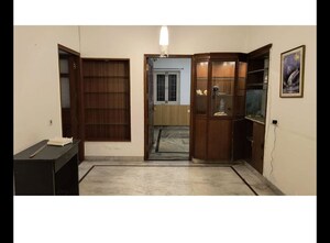 Room in 3 BHK Builder Floor at Vasant Kunj – for Sale