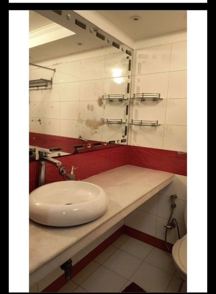 Bathroom, vasant kunj 3 Bedroom 2000 Sq.Ft. Builder Floor In Vasant Kunj Delhi 10221570