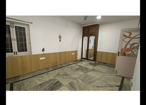 Room in 3 BHK Builder Floor at Vasant Kunj – for Sale