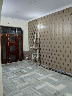 Living Room in 2 BHK Builder Floor at Sector 16 – for Rent