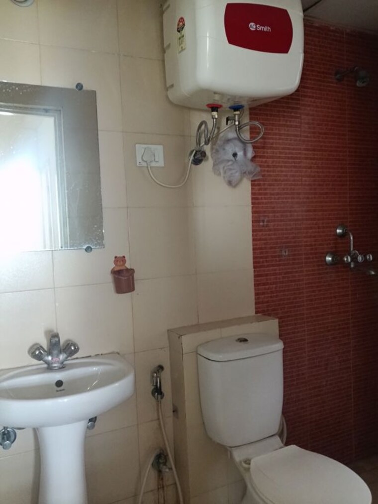 Bathroom, mahagun-mywoods 2 Bedroom 935 Sq.Ft. Apartment In Sector 16c Greater Noida Greater Noida 10230571
