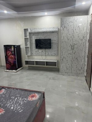 1 RK Builder Floor For Rent in Sector 43