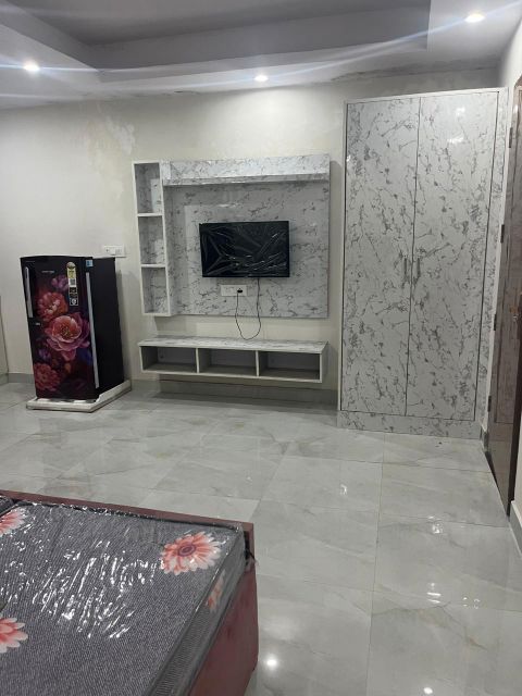 1 RkBuilder Floor For Rent in Sector 43