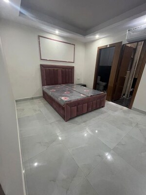 Living Room in 1 RK Builder Floor at Sector 43 – for Rent