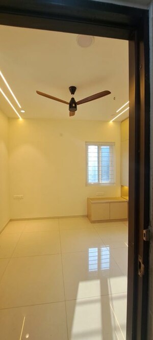 Room in 3 BHK Apartment at Rajapushpa Provincia, Narsingi – for Rent