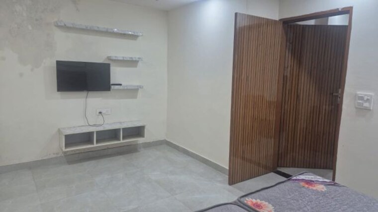 Room, dlf-city-phase-iv 1 Bedroom 620 Sq.Ft. Builder Floor In Dlf Phase iv Gurgaon 10230360