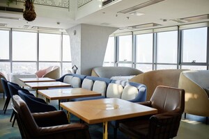 Team Area in  Showroom at Atria Millennium Mall, Worli – for Rent